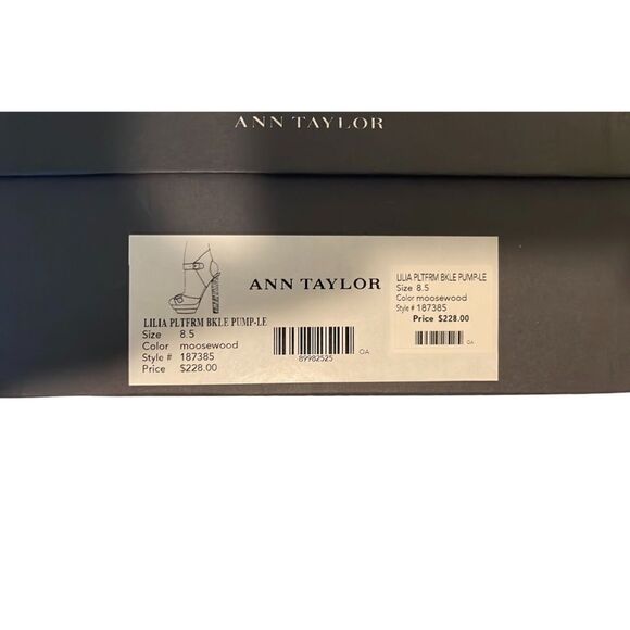 NIB Ann Taylor Lilia Platforn Buckle Pump - Taupe/Black size 8.5 - Picture 5 of 5